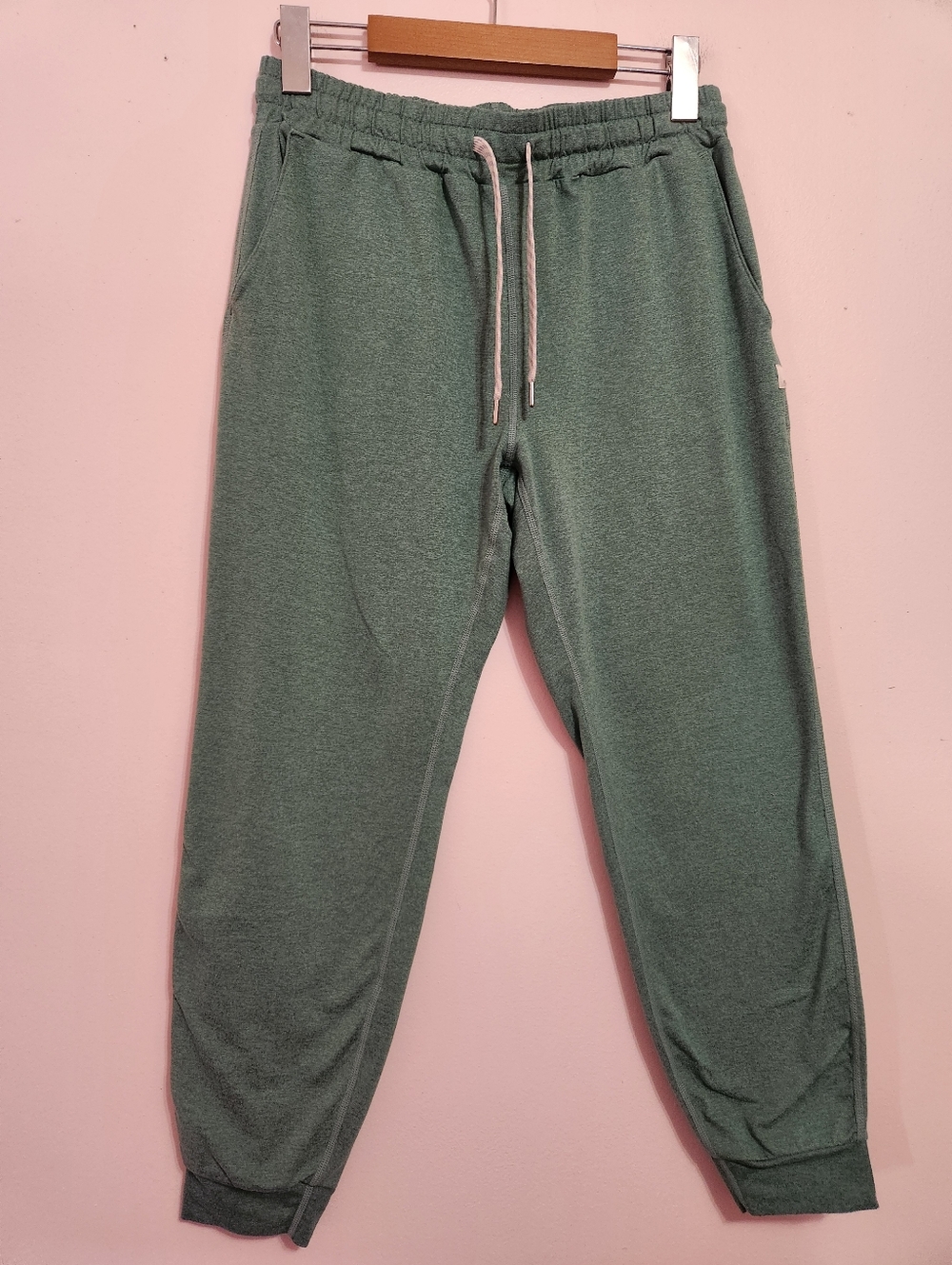 Vuori Performance Jogger Marsh Heather Green EUC Women's Size S Buttery Soft